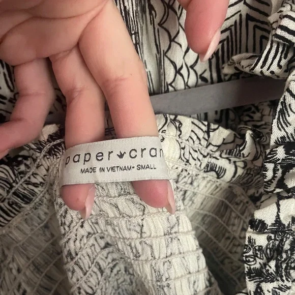 Black and White Patterned Two-Piece Outfit - Picture 4 of 5